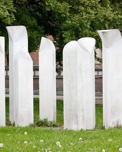 Skulptur von Horst Kuhnert: Raumkörper 82 – St-W
