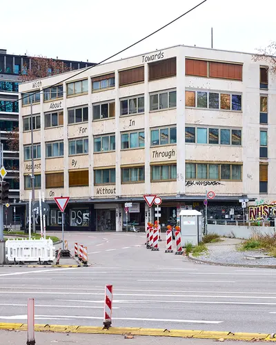 Haus in der Kriegsbergstraße 30 mit Typografischer Gestaltung der Künsterlin Claude Horstmann
